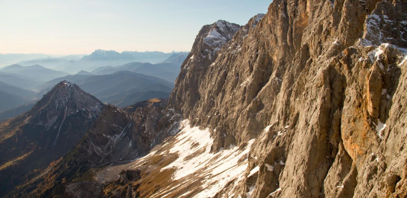 Das Wetter bringt den Dachstein ins Schwitzen.