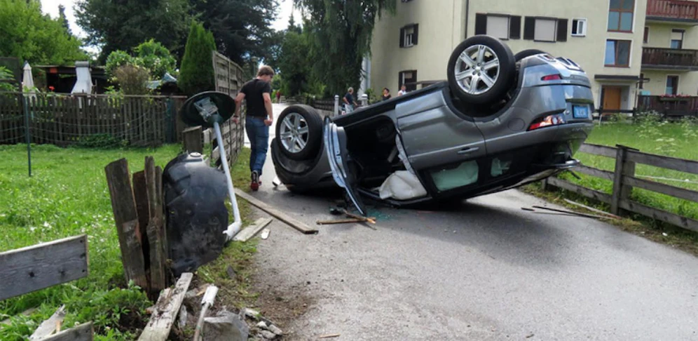 Der Autolenker blieb bei dem Unfall unverletzt