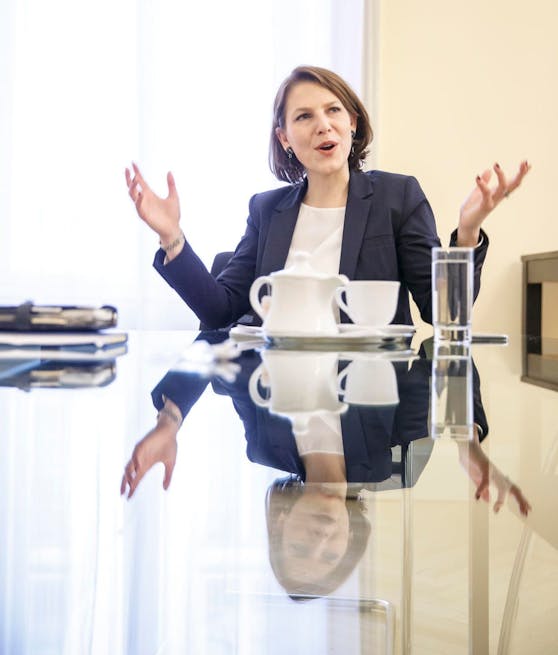 interview mi der neuen Staatssekretärin Karoline Edtstadler im Innenministerium