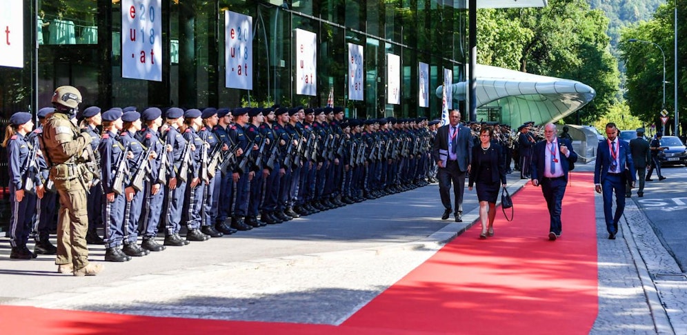 Trotz der ausführlichen Vorbereitungsarbeiten kam es beim EU-Innenminister Treffen in Innsbruck zu einem handfesten Skandal.