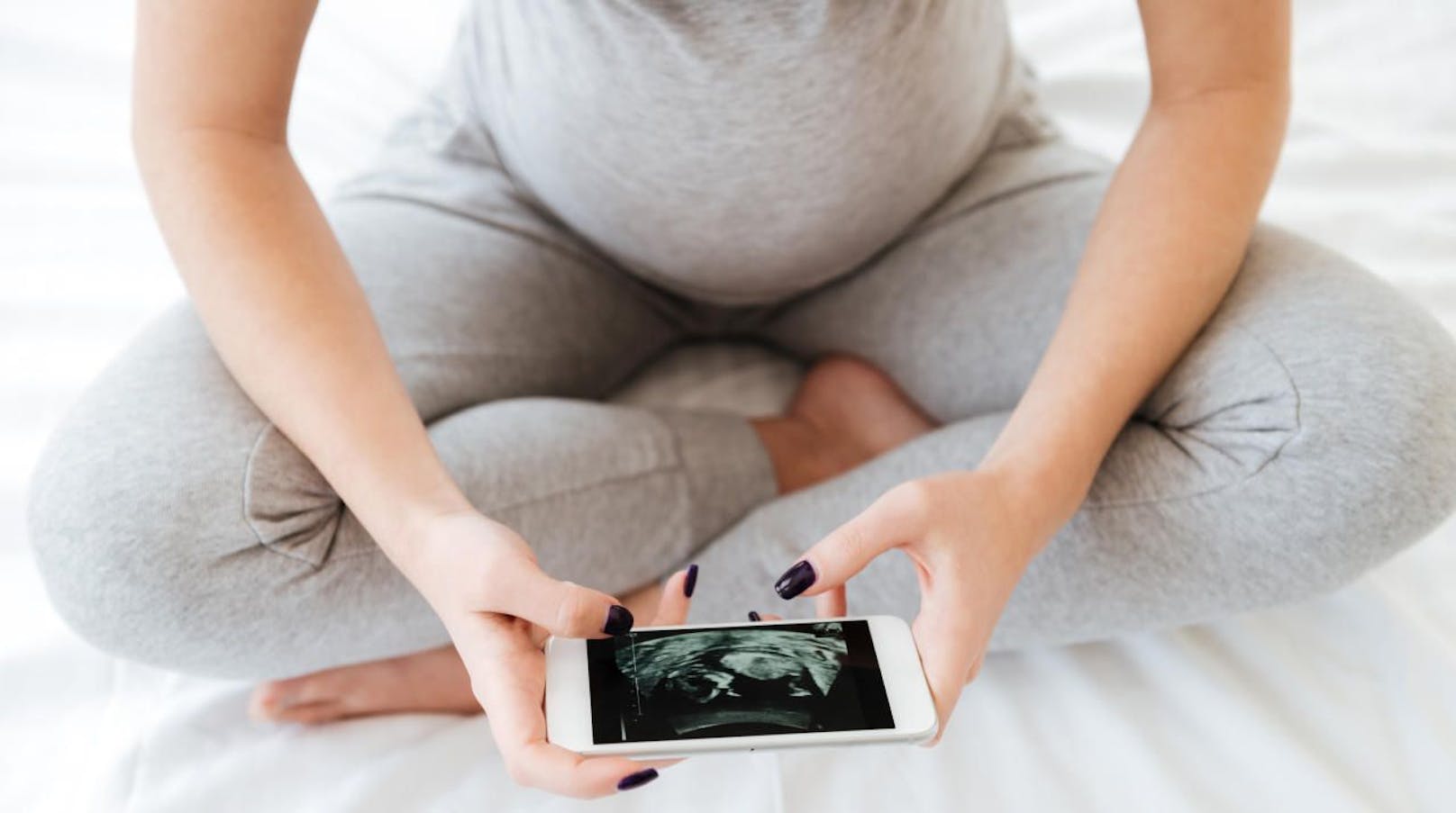 Dot ist eine Gesundheits-App für Frauen. Diese soll helfen, eine Schwangerschaft zu planen, eine zu verhindern oder die Fruchtbarkeit zu verfolgen.