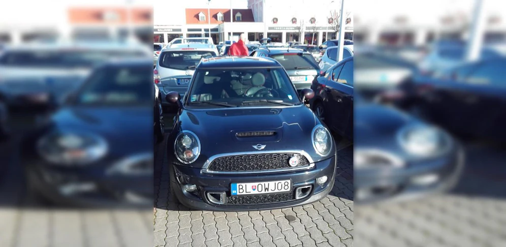 "BL-OWJ08"-Taferl sorgt in Parndorf für Lacher. 