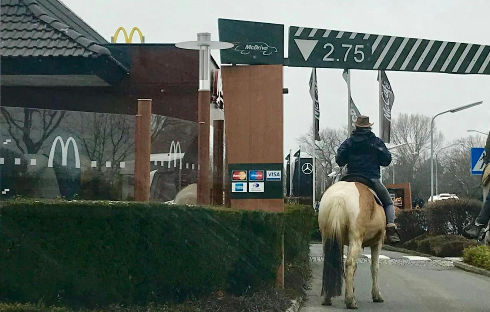 Hier tankt ein Cowboy Kalorien!