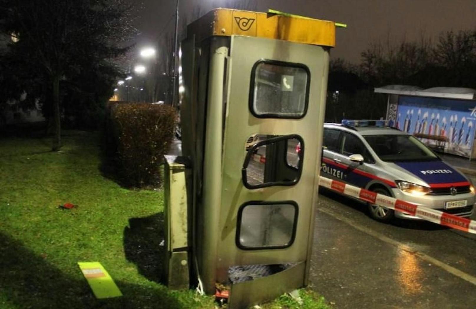 In Wien wurde eine Telefonzelle gesprengt.