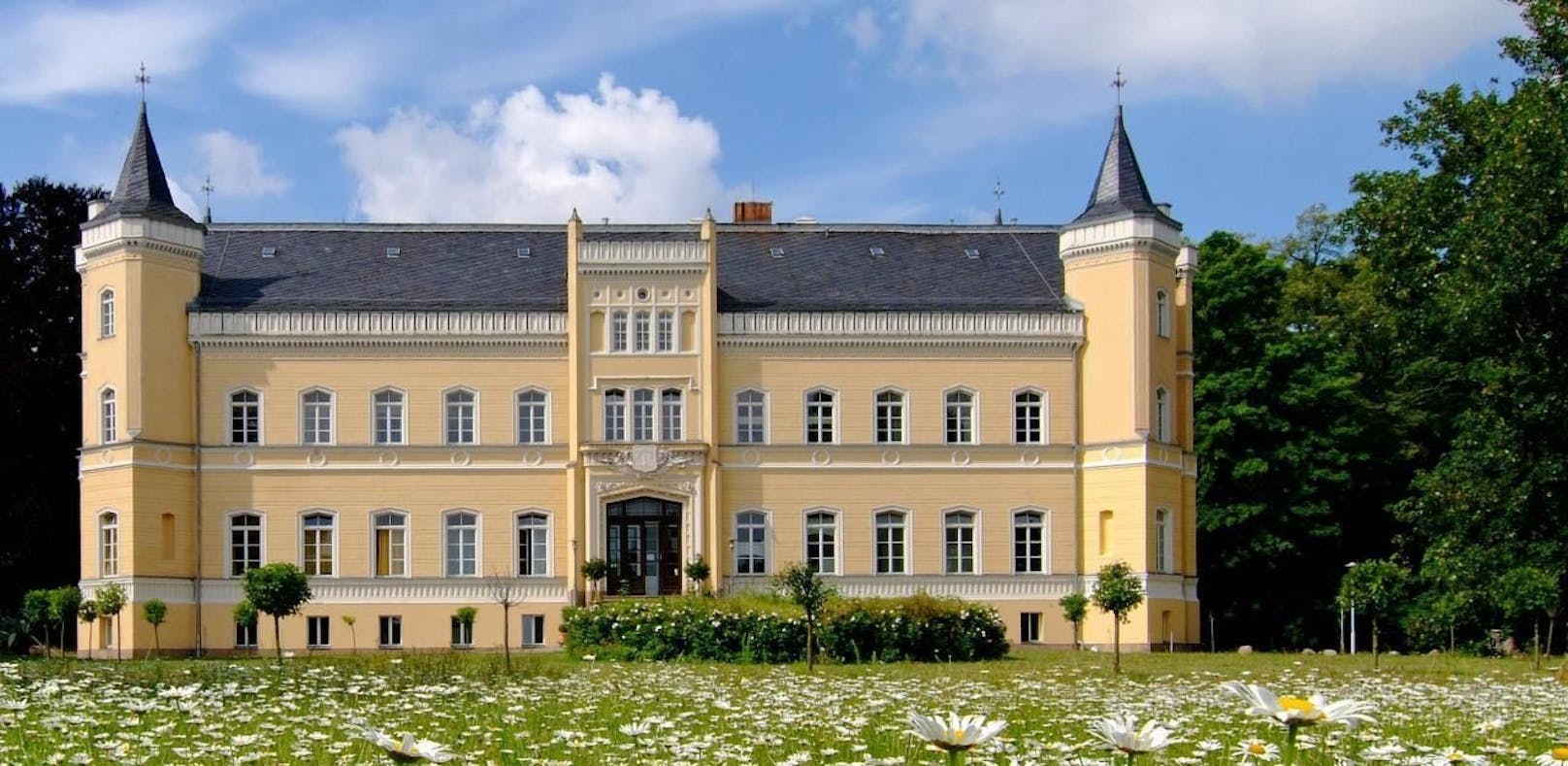 In der Nähe vom Schloss Kröchlendorff passierte die Vergewaltigung.