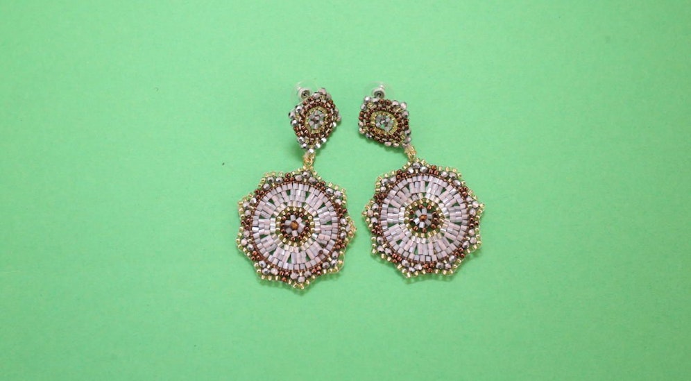 Gewinne heute am 18.12. 1x Ohrschmuck von CAJOY!