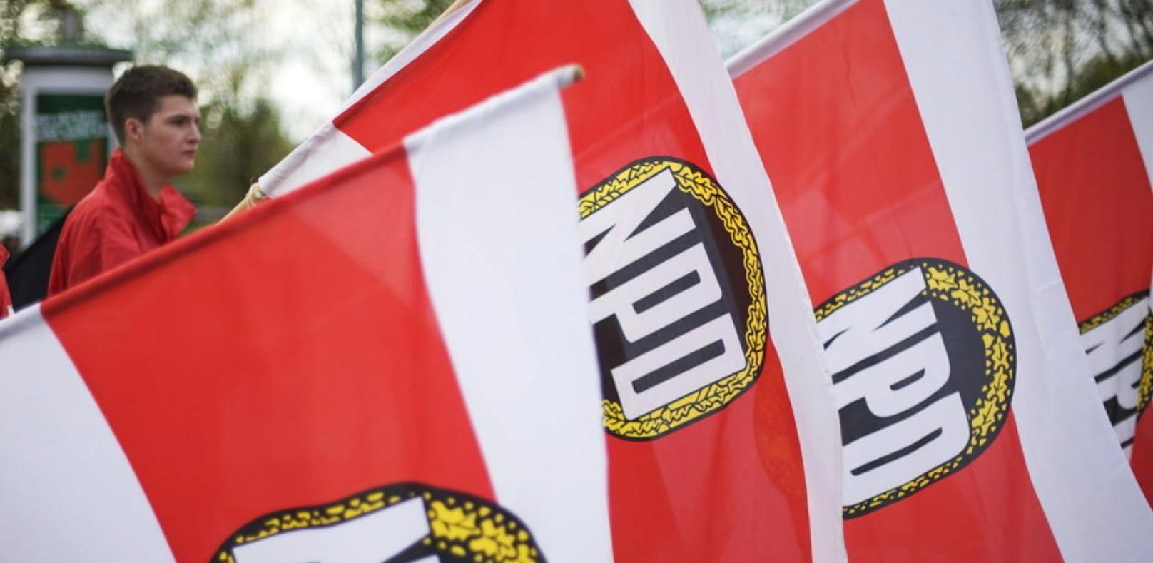 Die NPD bietet Rechtradikalen in Deutschland eine politische Plattform.
