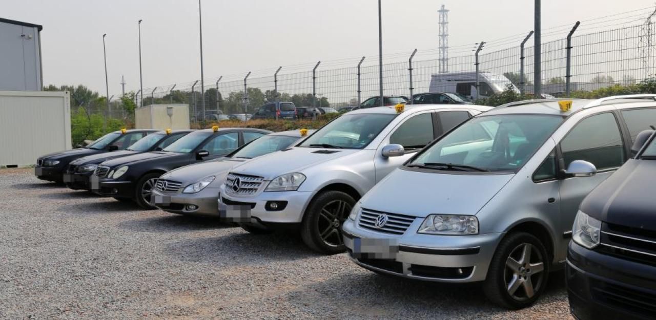Im Visier der Auto-Bande: Mercedes und BMW (Sujetfoto).
