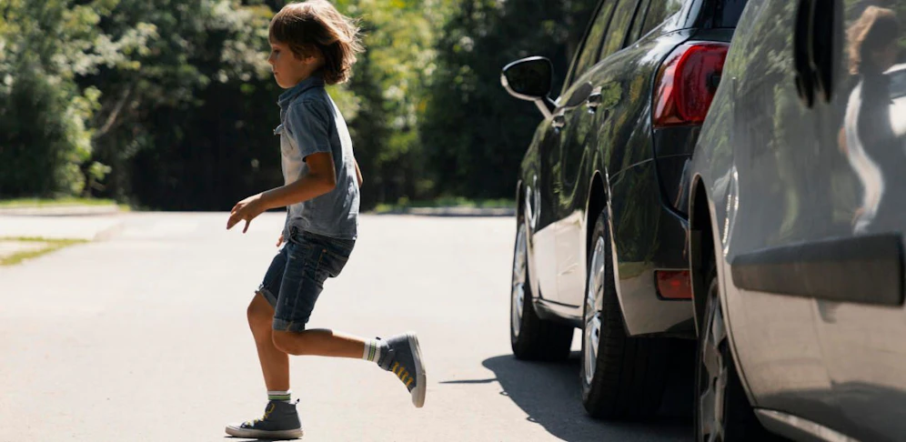 Am Mittwoch wurden zwei Schulkinder (12 und 13) in Wien-Floridsdorf leicht verletzt. Sie liefen vor dem Bus auf die Fahrbahn. 