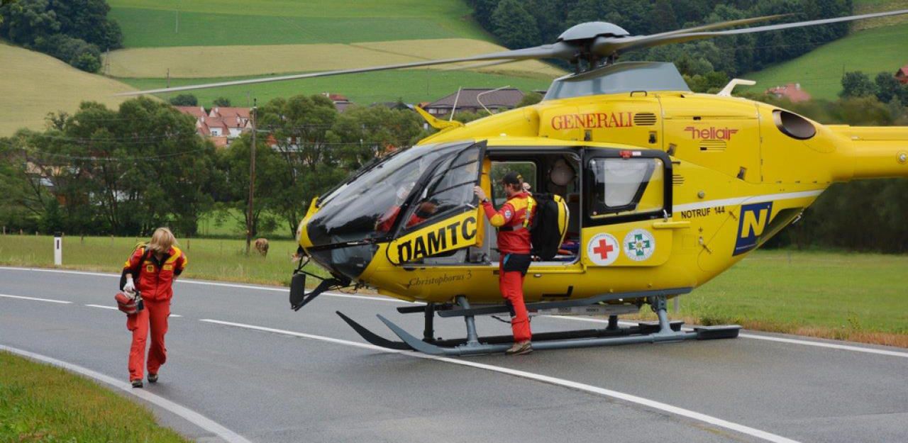 Heute.at - Schwerer Motorradunfall fordert Heli-Einsatz