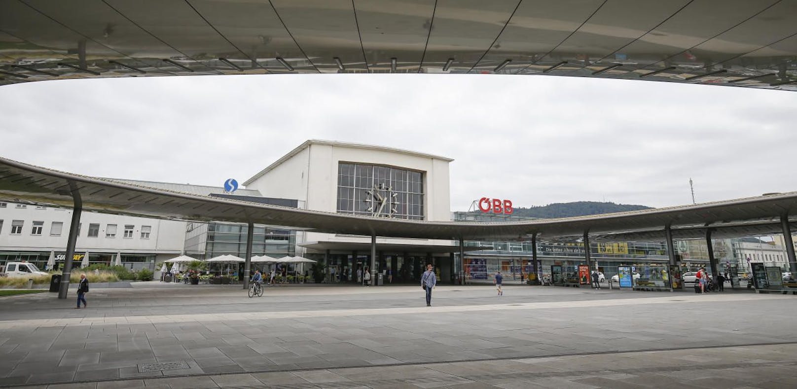 Der Grazer Busbahnhof neben dem Hauptbahnhof musste geräumt werden.