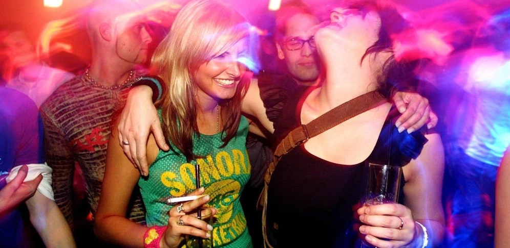 Rauchverbot, Ausgangssperren und gebrannter Alkohol ? das sind die großen Bereiche, auf die man sich einheitlich einigen will.