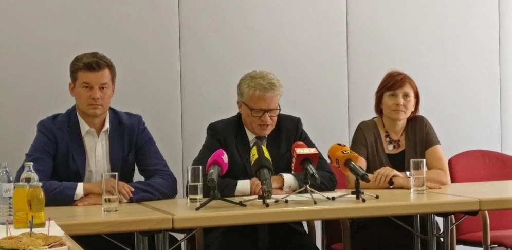 SPÖ-Rochade in Linz: Forsterleitner (li.) geht, Fechter kommt (re.) und Luger bleibt.