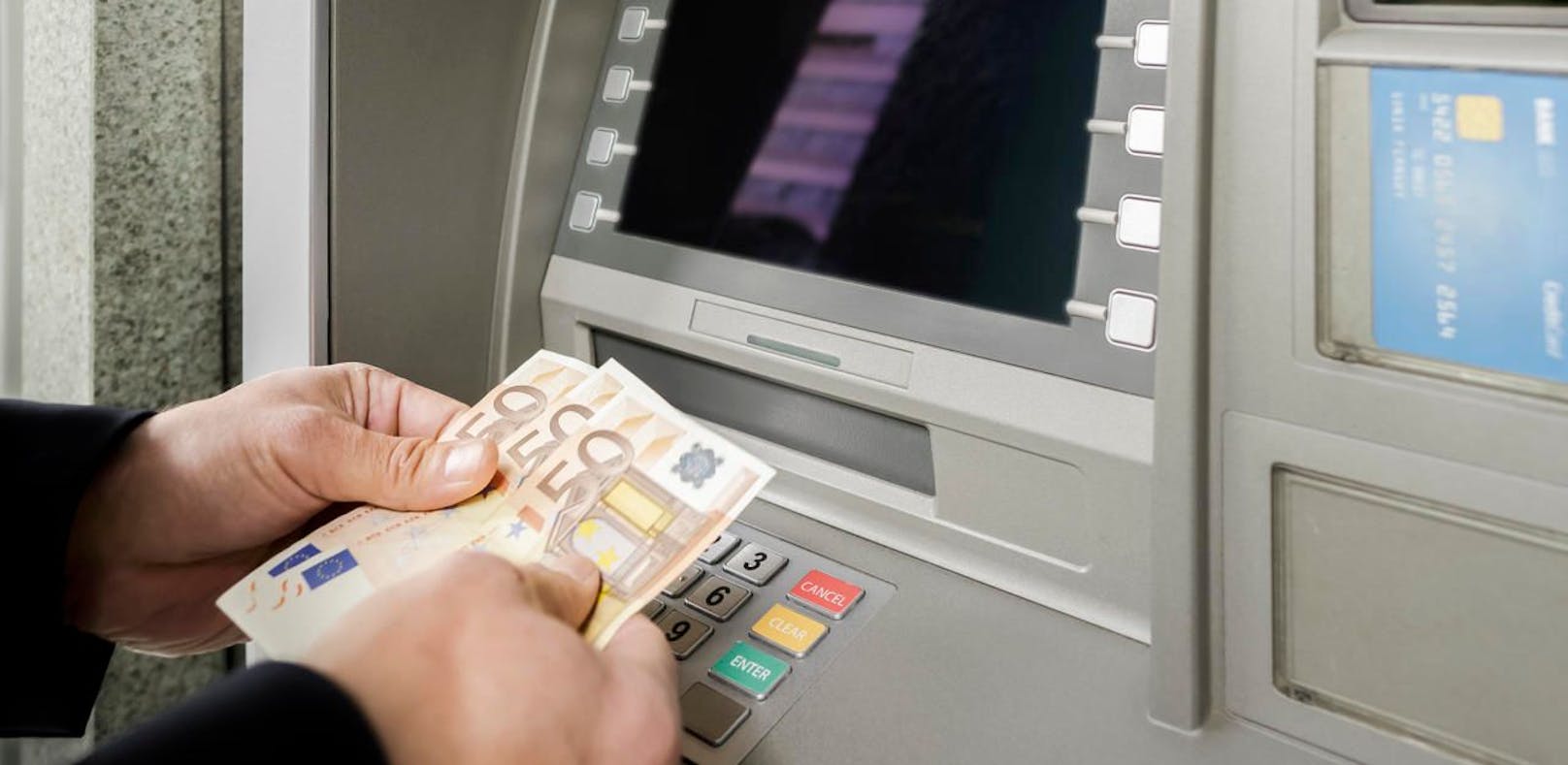 Bankomat spuckte 50er- statt 20er-Euronoten aus.