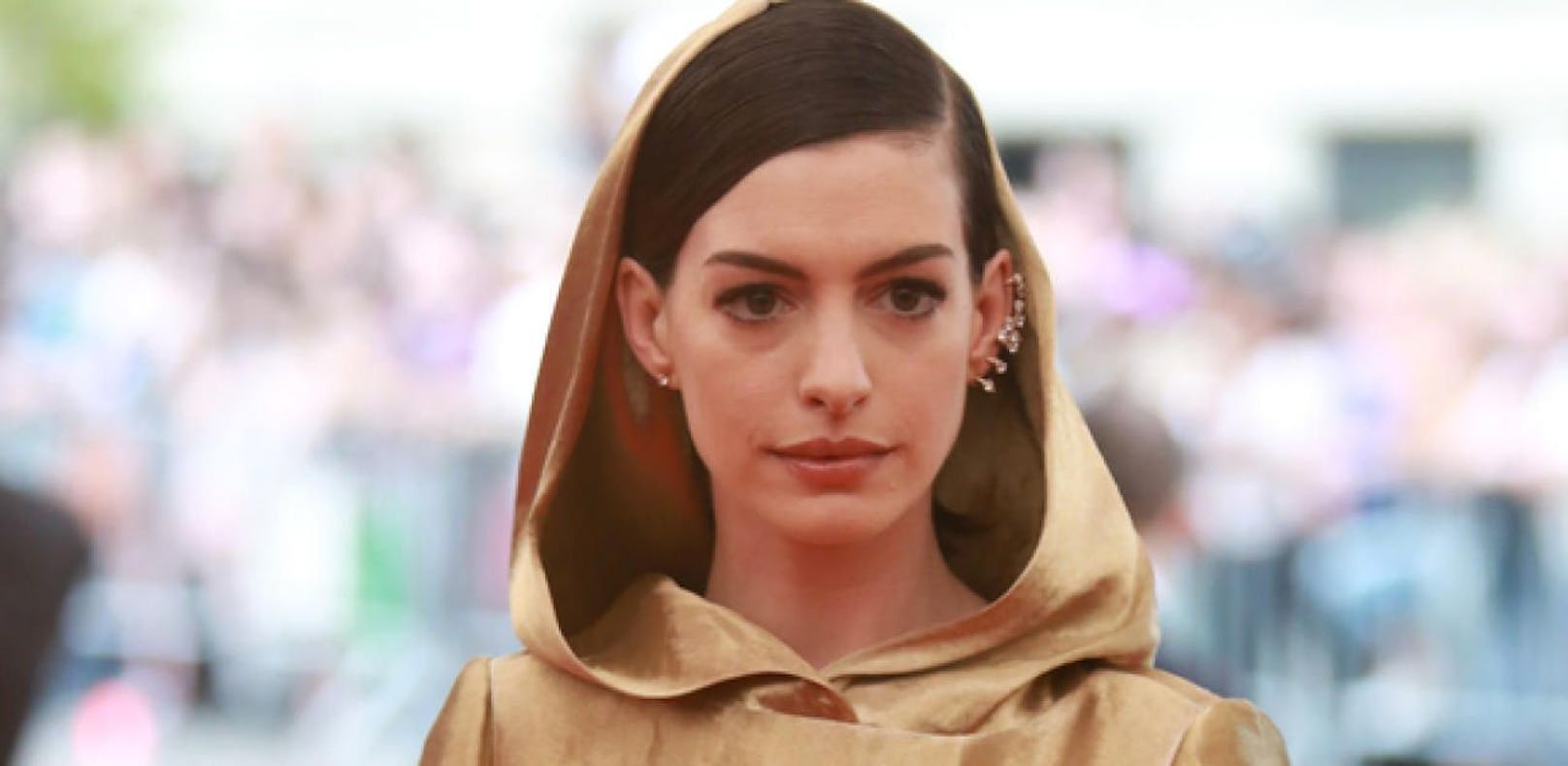 Anne Hathaway bereut ihr Kiffer-Geständnis