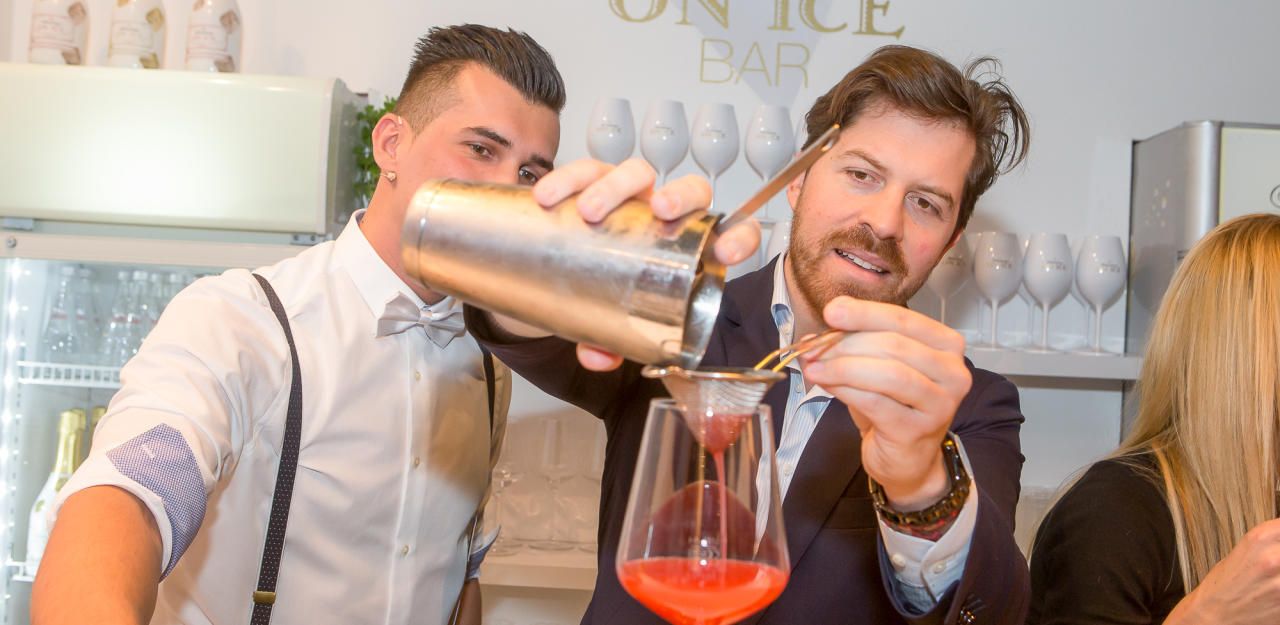 Heute.at - Promis mixen in Wiener PopUp-Bar coole Drinks