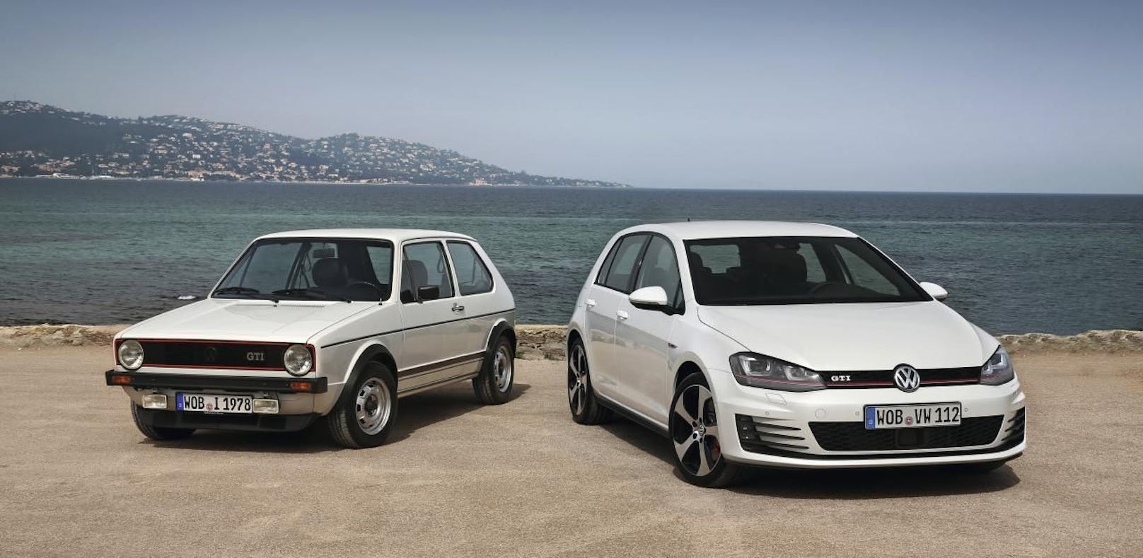 Man merkt auf den ersten Blick, wie etwa der VW Golf über die Jahre gewachsen ist.