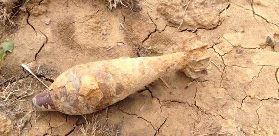 Diese Mörsergranate wurde bei Baggerarbeiten in Kohfidisch (Bezirk Oberwart) gefunden.