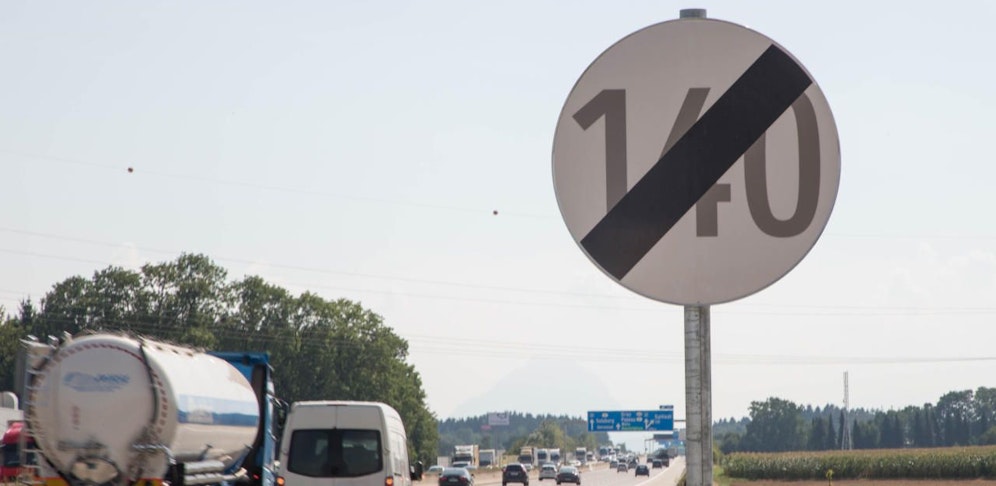 Die beiden Teststrecken für Tempo 140 auf der Westautobahn erlauben ab 1. März, 5 Uhr, wieder eine zulässige Höchstgeschwindigkeit von "nur" noch 130 km/h.