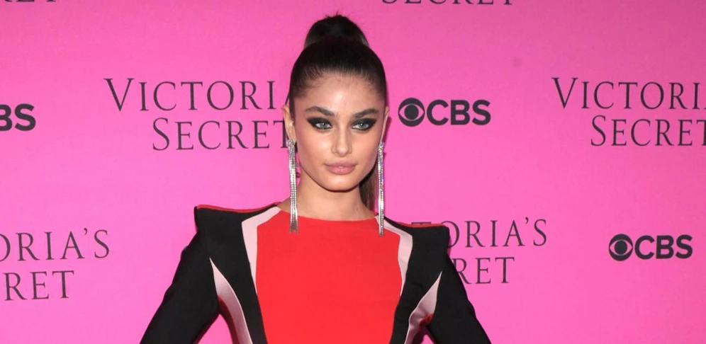 Taylor Hill am 28. November 2017 bei der Victoria's Secret Fashion Show Viewing Party in den Spring Studios in New York. (Credit: John Palmer)