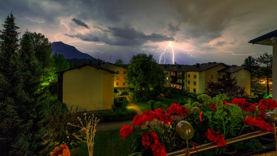 Am Wochenende drohen neue Gewitter und sogar Unwetter in Österreich. (Symbolbild)