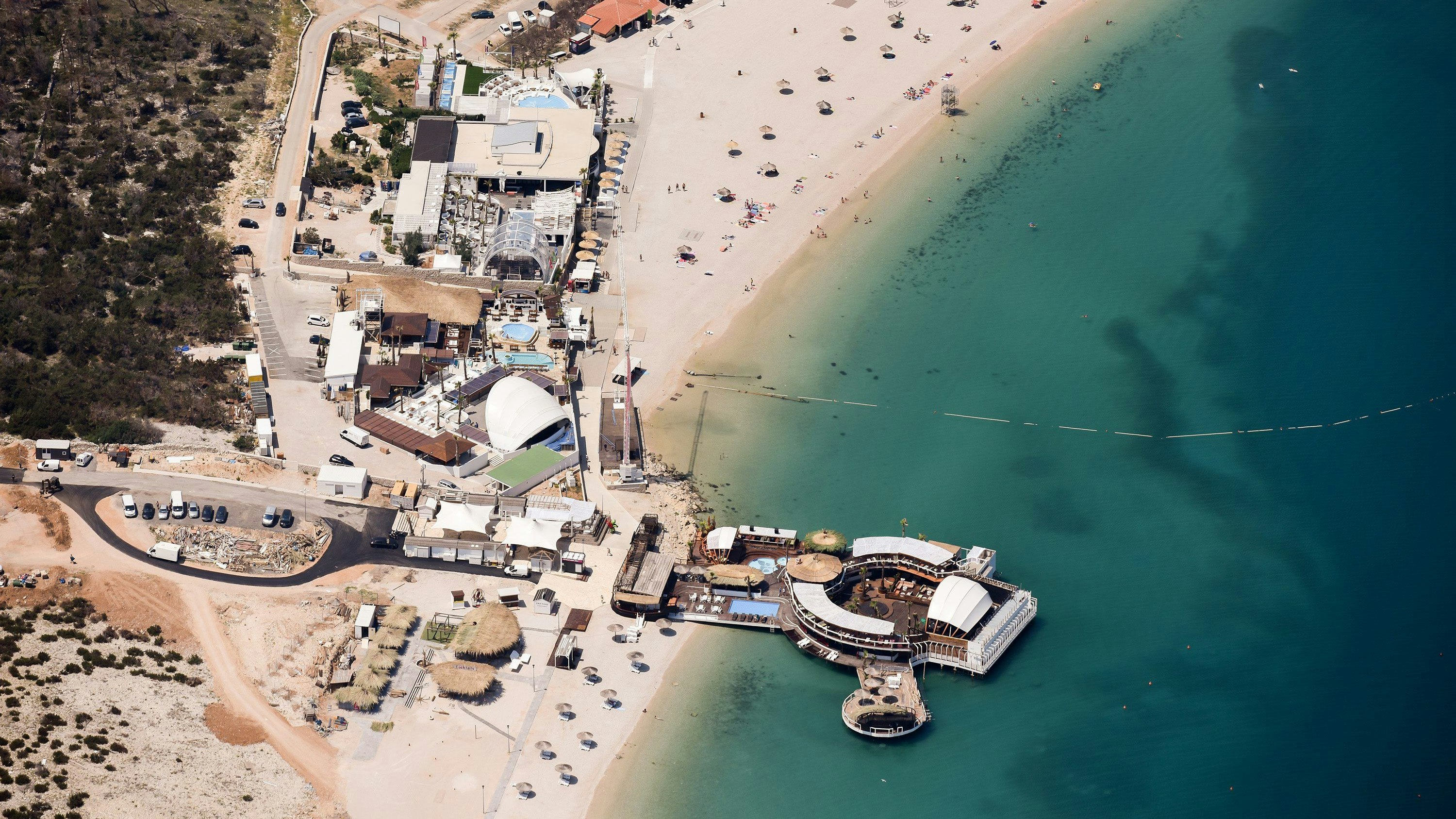 Der Partystrand Zrce auf der kroatischen Insel Pag.