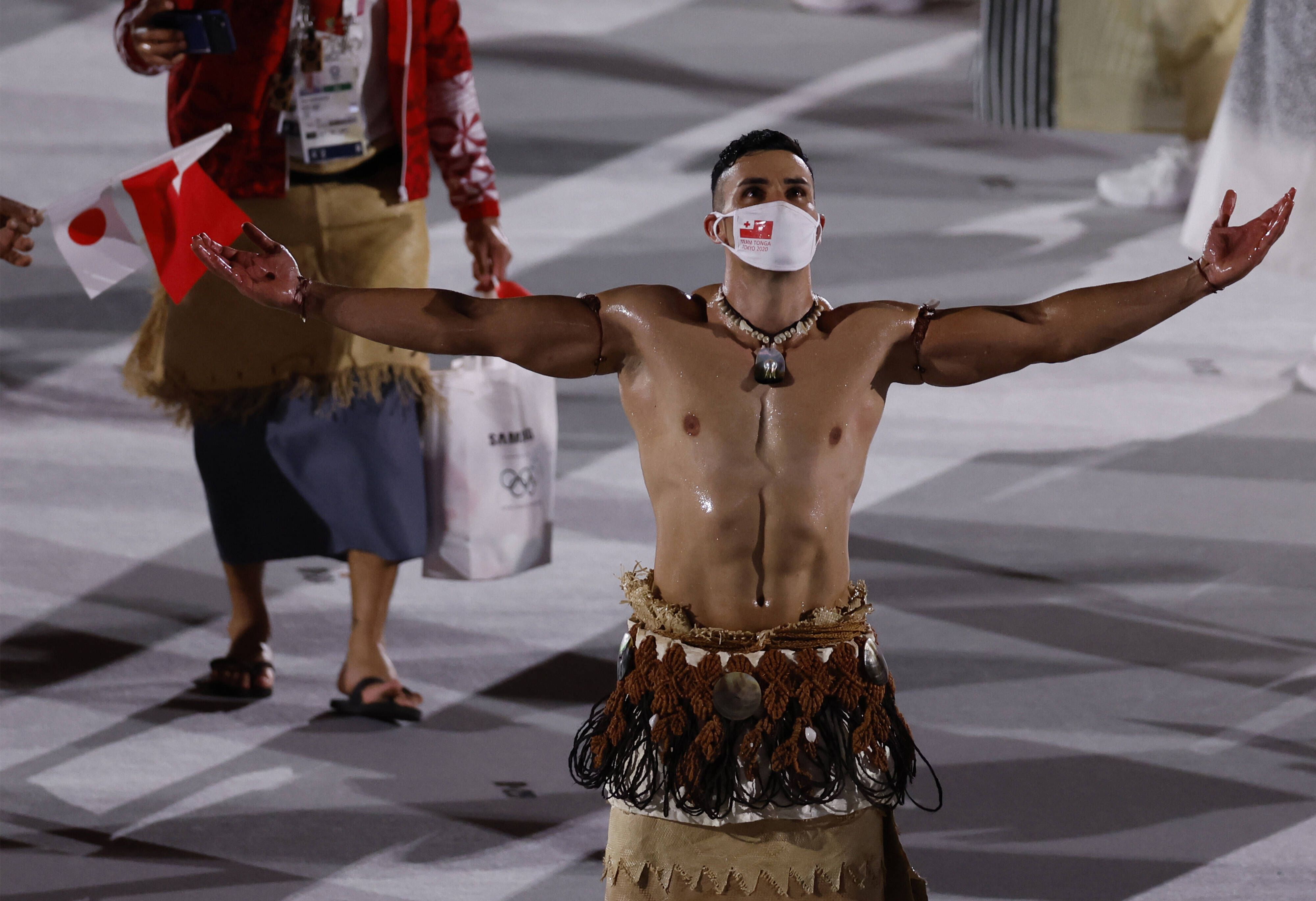 Pita Taufatofua führt das Tonga-Team an.