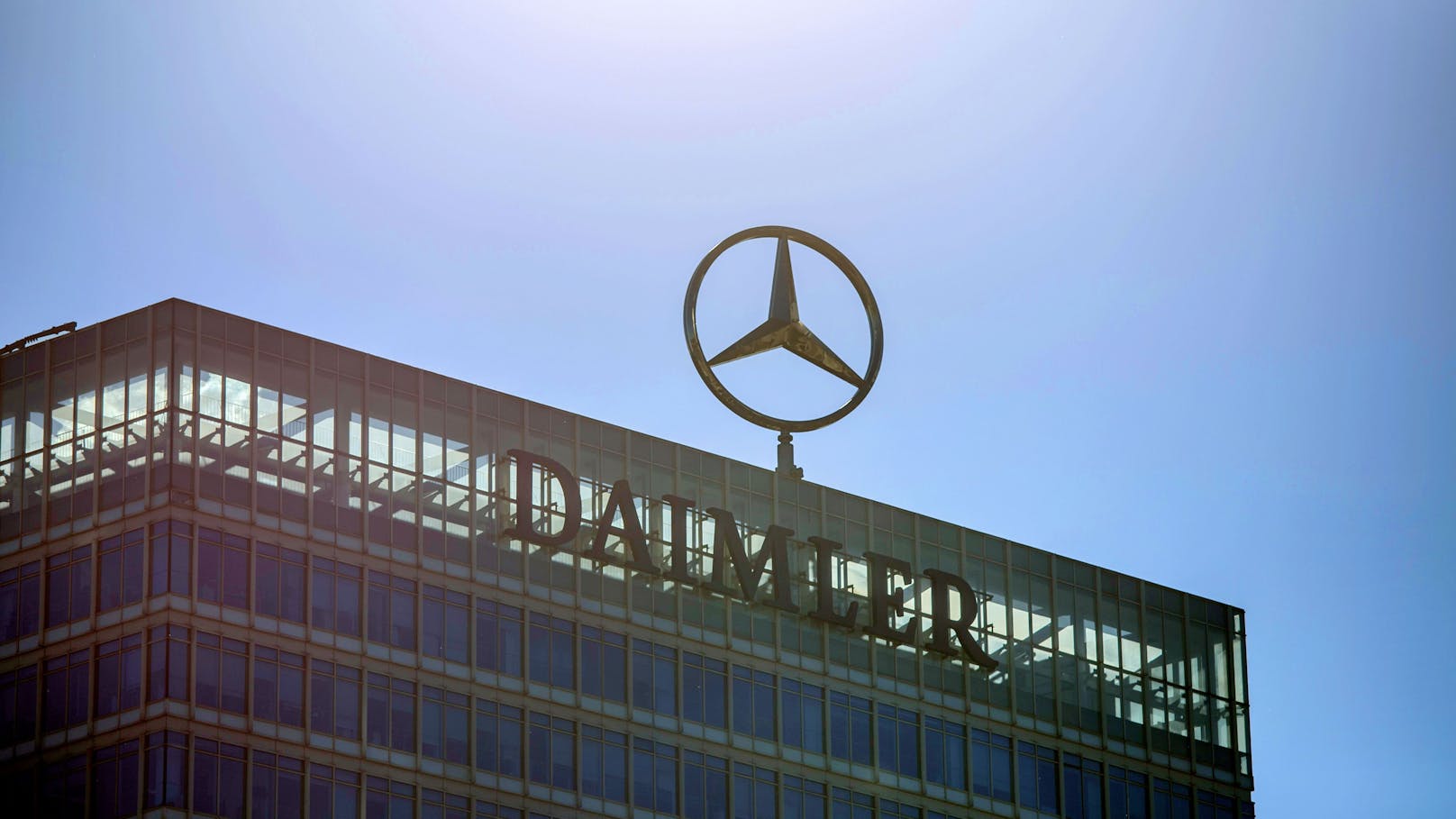 Daimler ändert seine Strategie von "Electric first" auf "Electric only".