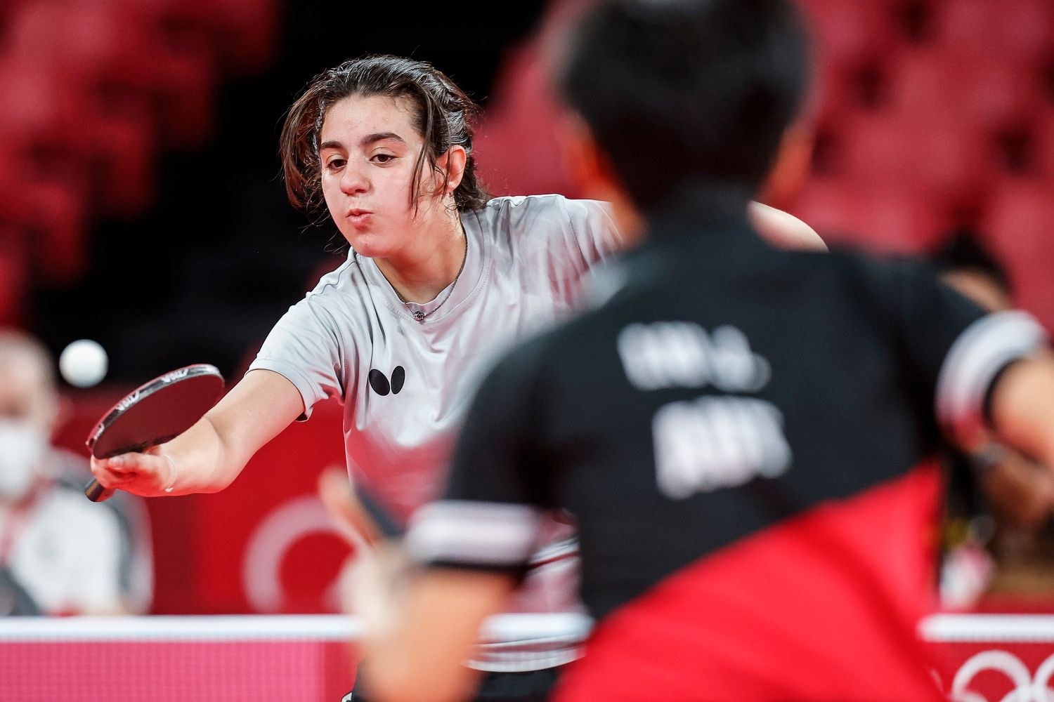 Hend Zaza im Match gegen Liu Jia.