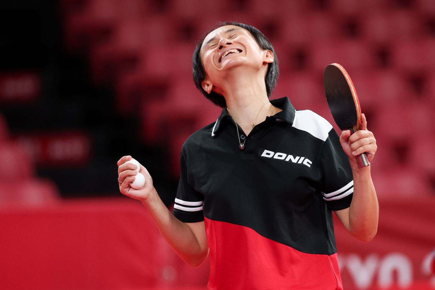 Liu Jia jubelt über den Aufstieg.