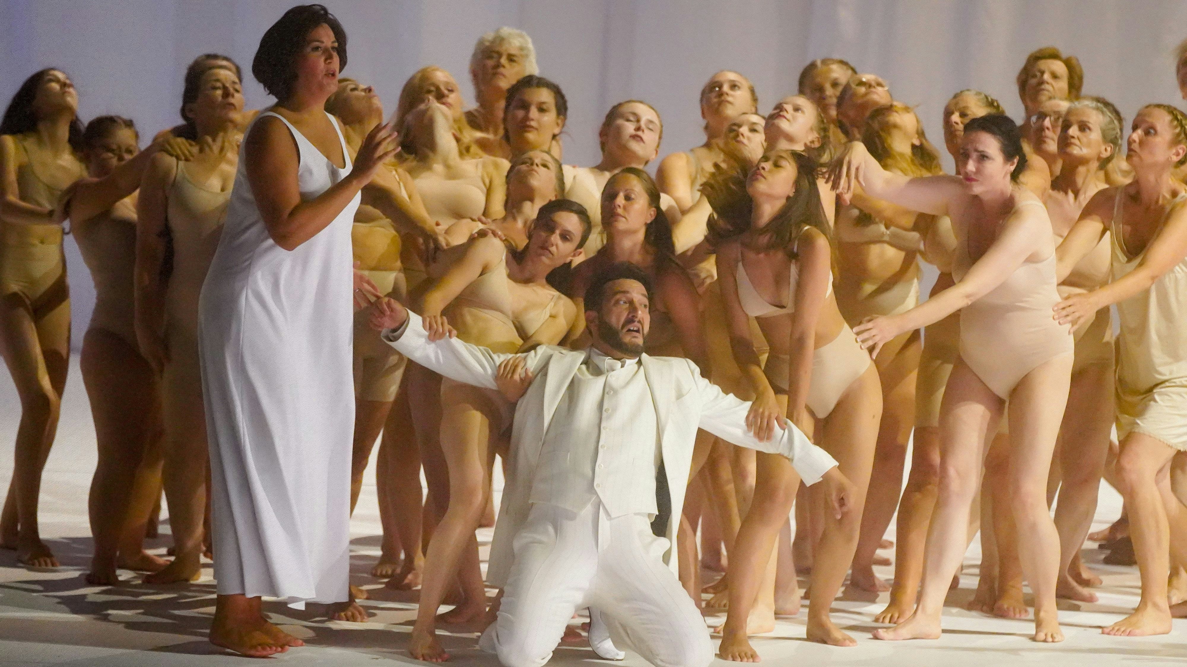 Star-Bariton  Davide Luciano als Hahn im Korb