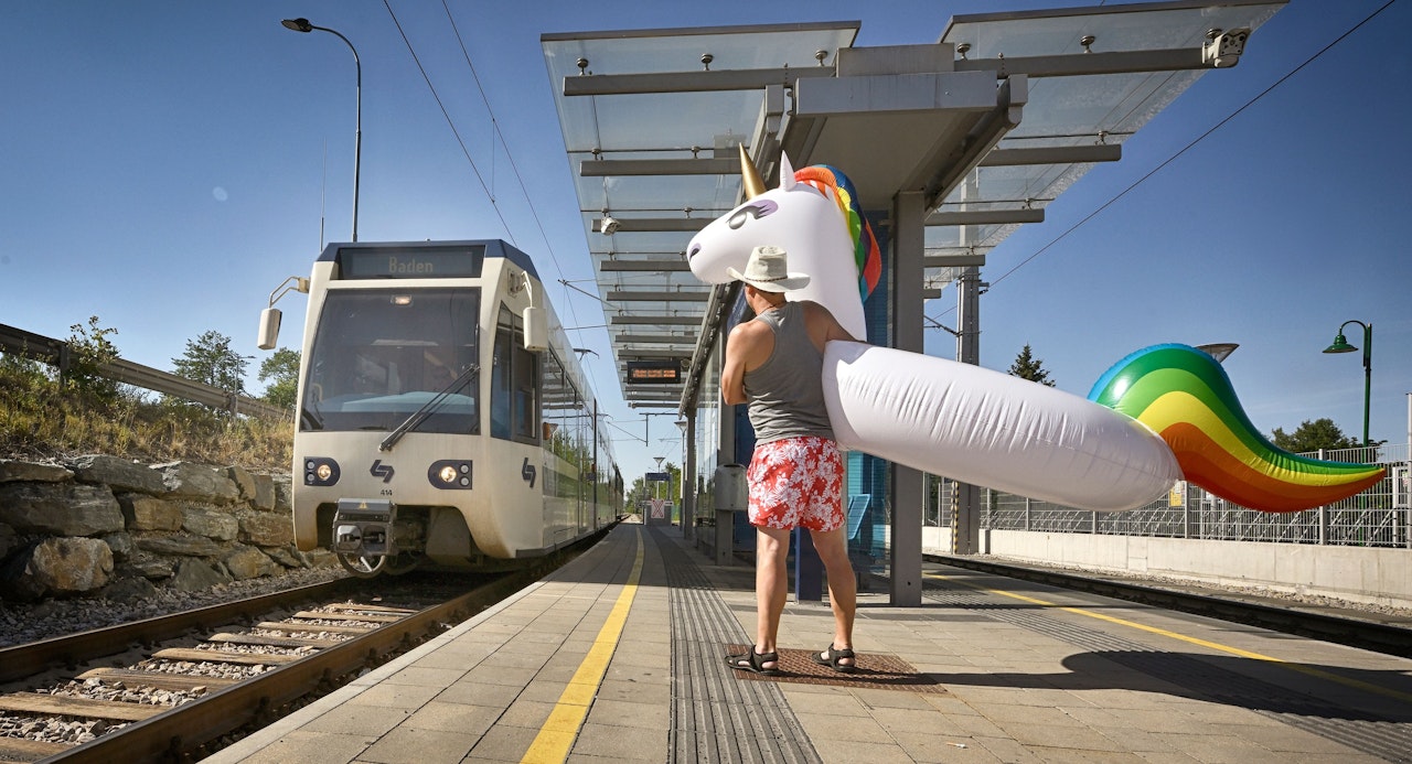 Heute.at - Platsch! Mit der Badner Bahn zum Baden fahren