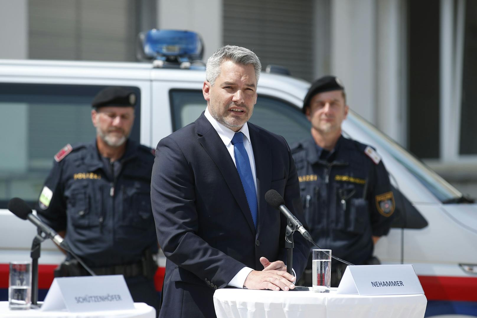 Innenminister Karl Nehammer (ÖVP) am 23. Juli im Rahmen einer Pressekonferenz. 