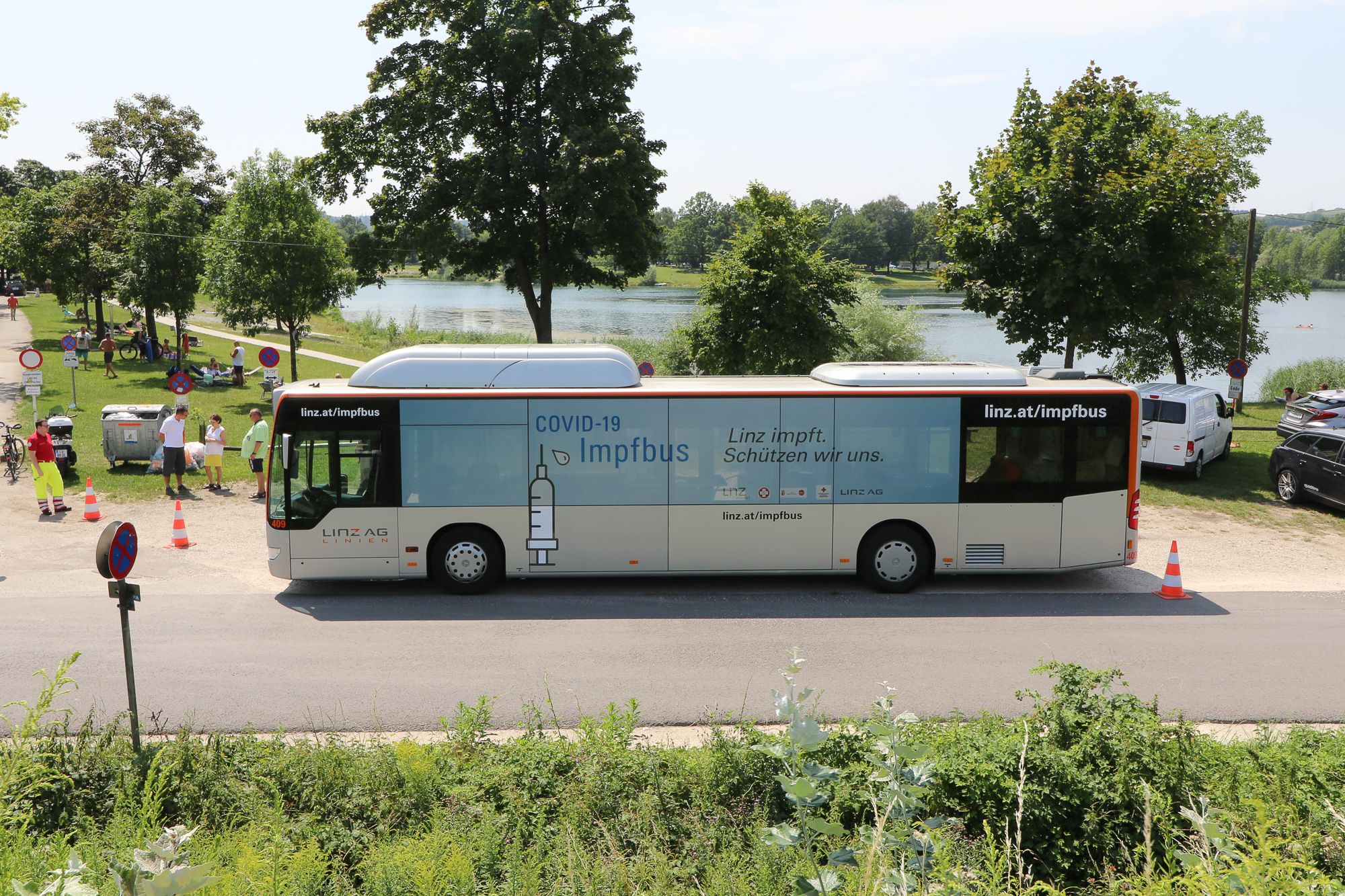 Impf-Bus machte Halt am Pichlinger See bei Linz.