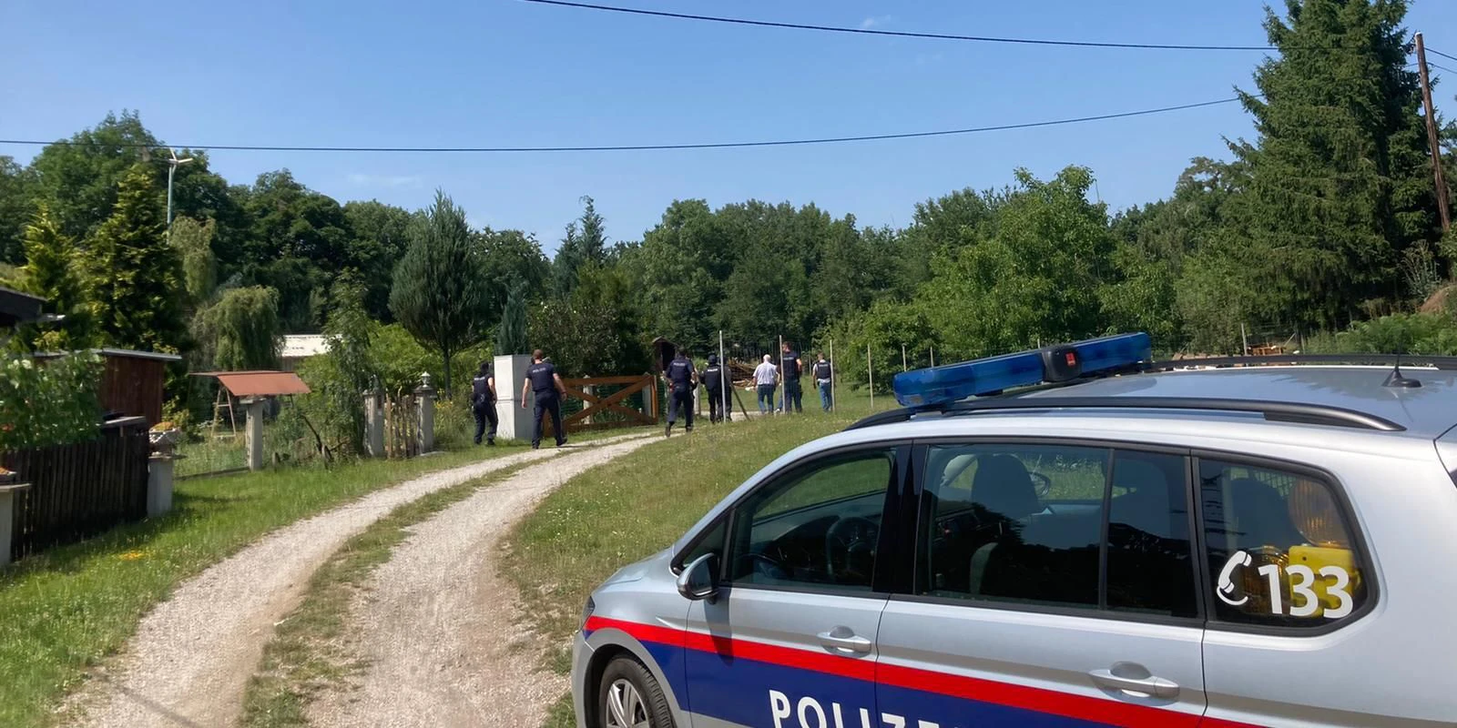 Die Einsatzkräfte vor Ort.