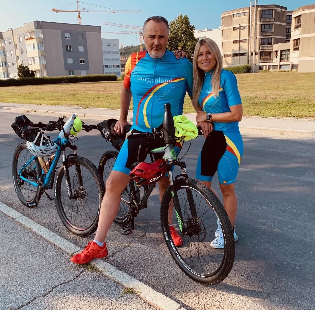 Landeshauptmann Doskozil mit seiner Verlobten Julia am Weg nach Aalen