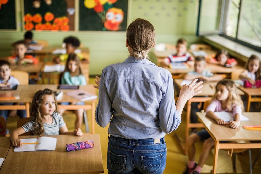 An den Schulen gelten weiterhin strenge Corona-Regeln.