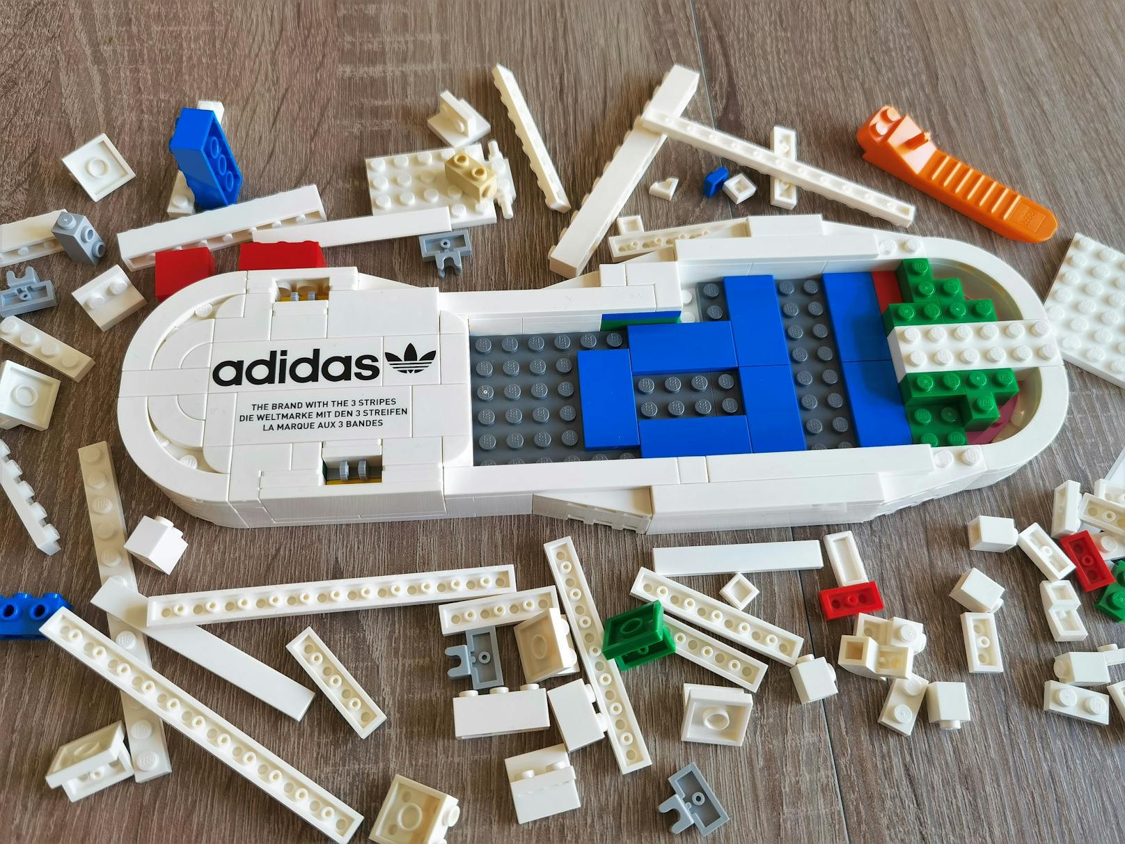 LEGO adidas Originals Superstar: Kultschuh zum Basteln
