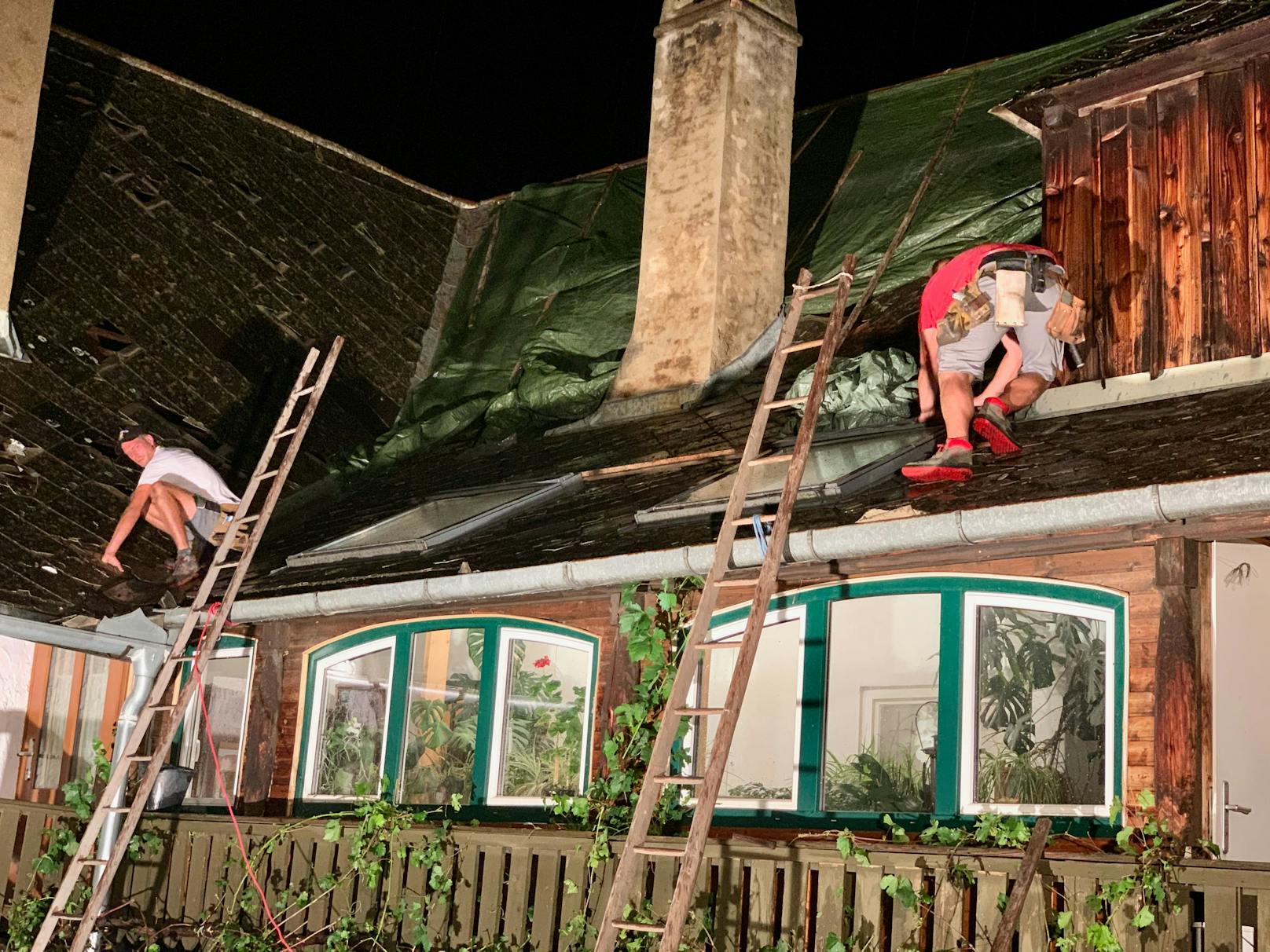 Hagel beschädigte Hausdächer in Rossatz
