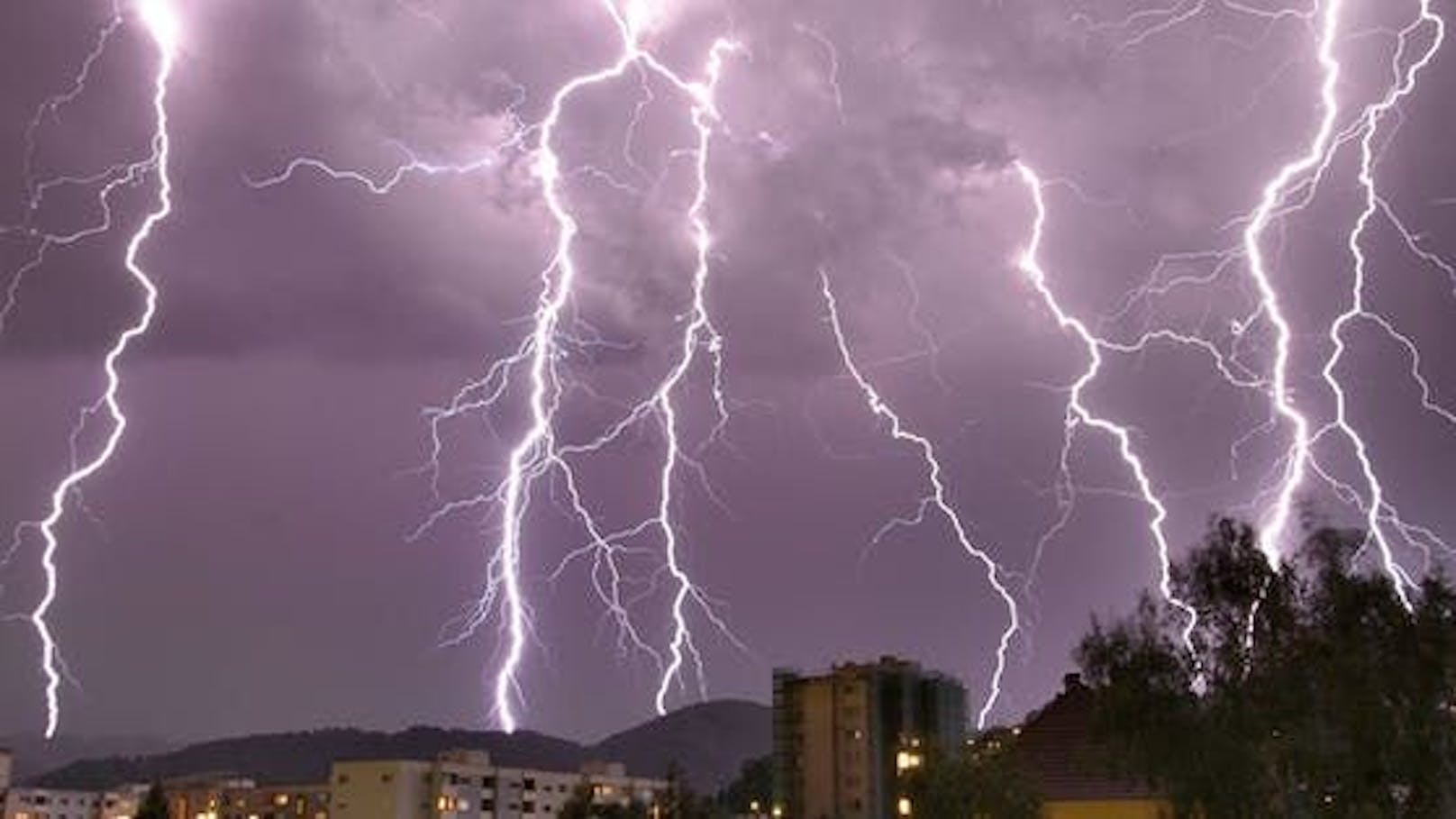 Blitz-Alarm am Wochenende in Österreich.