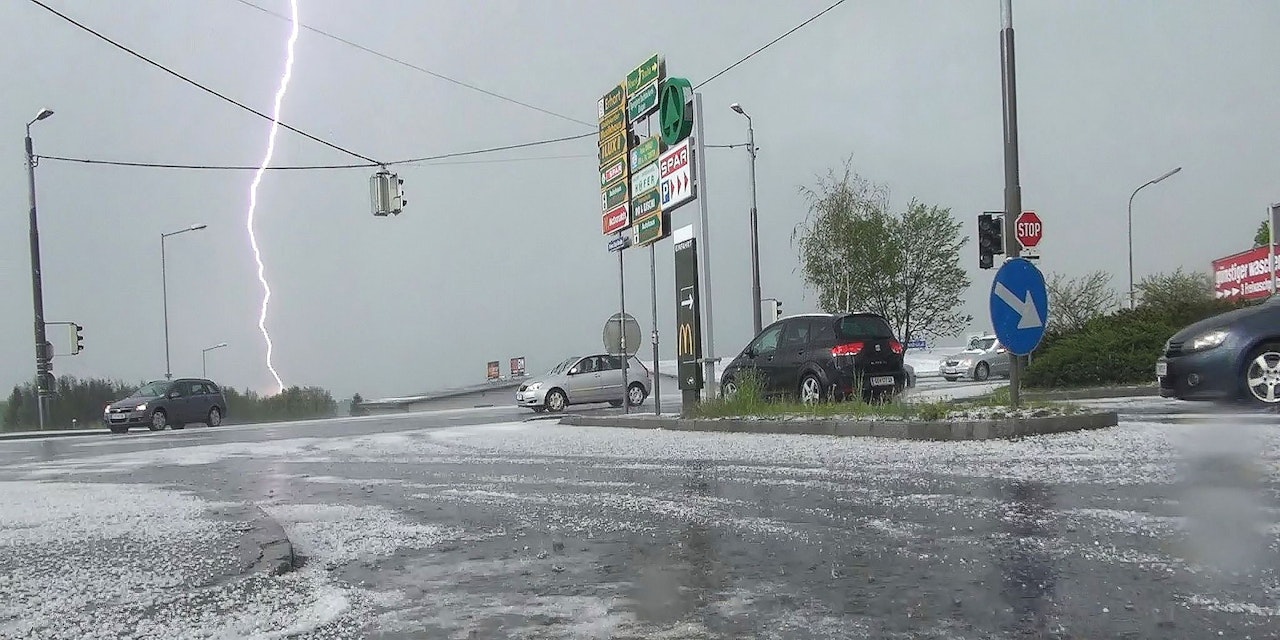 Immer mehr Bezirke mit Starkregen, Hagel und Sturmböen ...