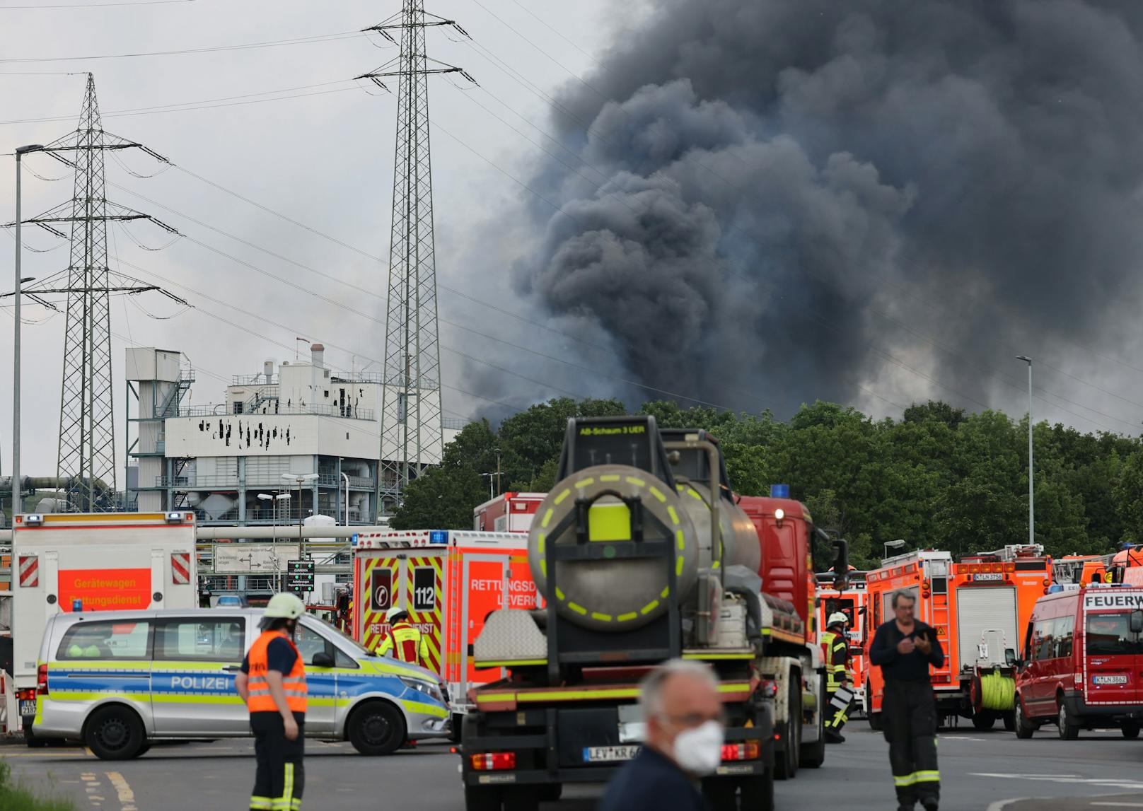 In Leverkusen verloren mindesten fünf Personen bei einer Explosion ihr Leben. Noch immer werden zwei Personen vermisst.&nbsp;