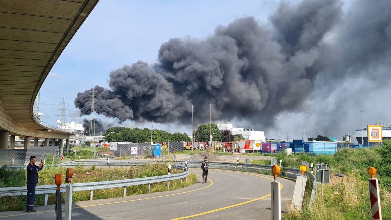In Leverkusen gab es eine gewaltige Explosion beim Chempark.