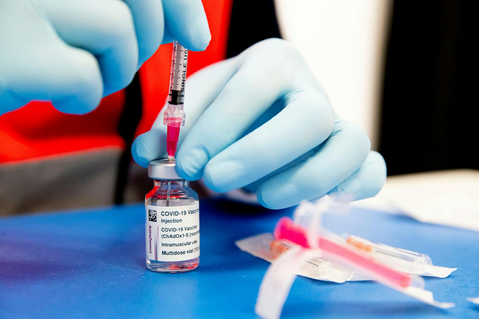 Die Stadt öffnet weitere Impfstellen, ab morgen wird auch in der Lugner City, dem Auhof Center und dem Riverside gegen Corona gepiekst.