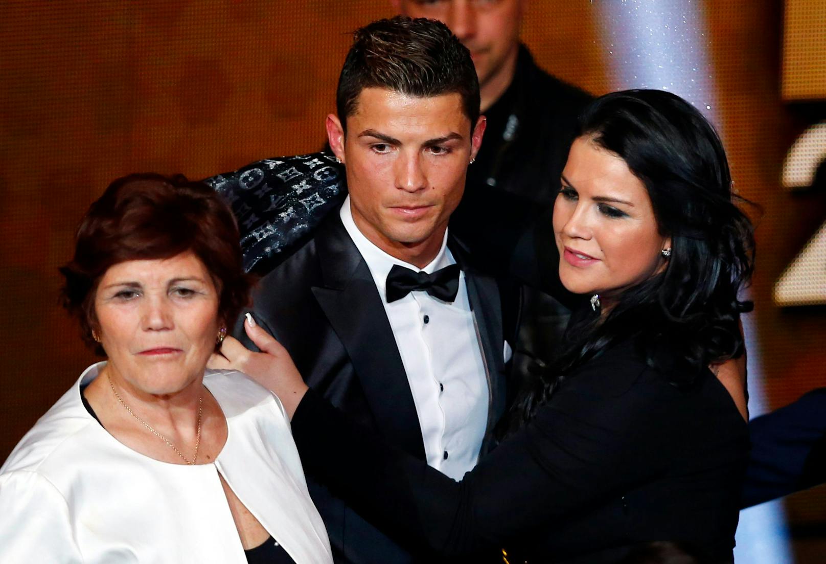 Cristiano Ronaldo bangt um seine Schwester Katia Aveiro (r.)