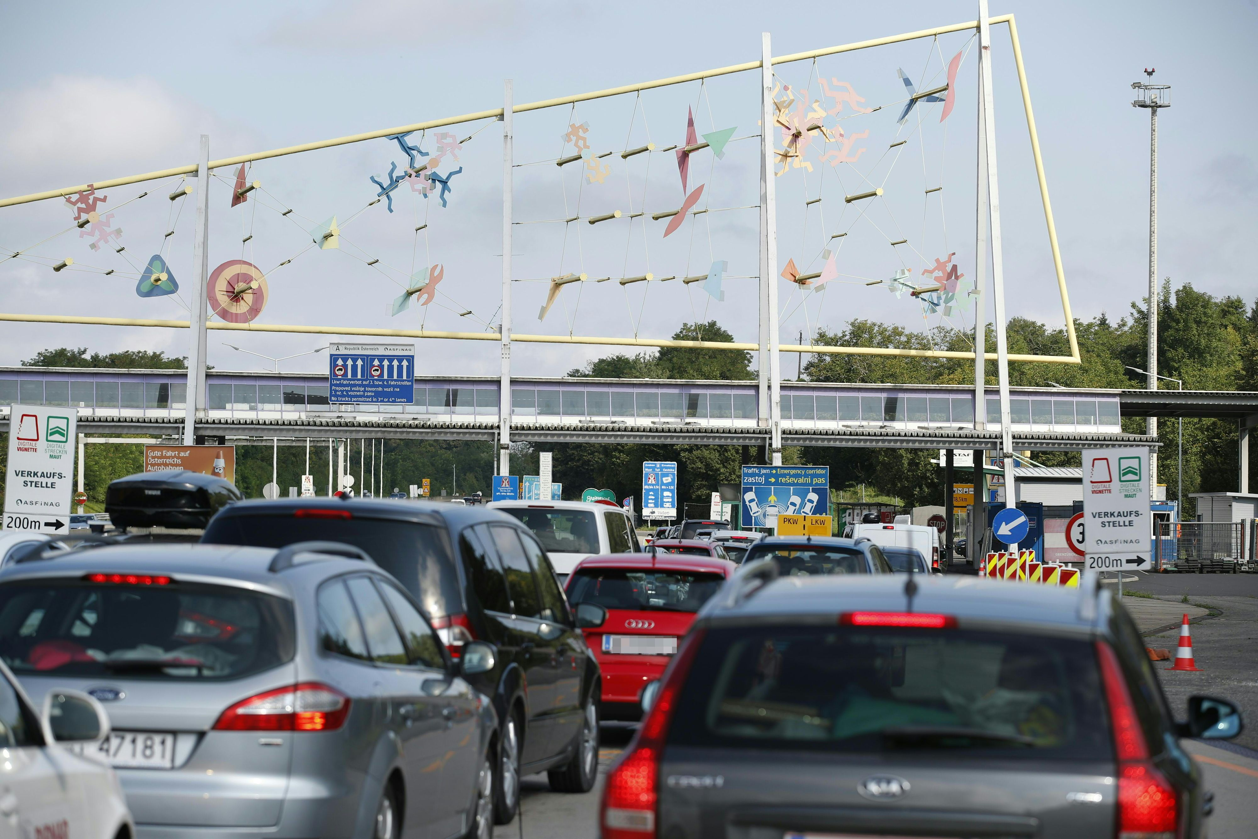 Lange Staus sind an diesem Reisewochenende vorprogrammiert. Symbolbild