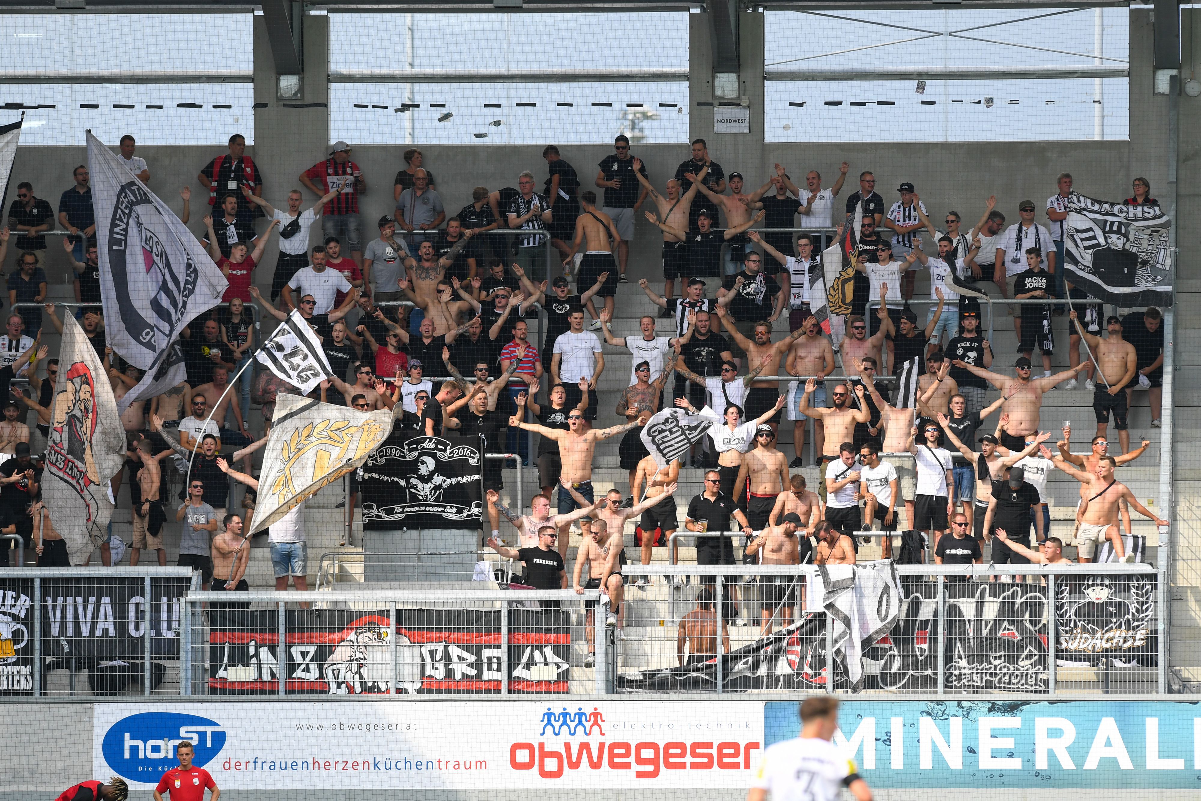 Die LASK-Fans werden vor dem Spiel geimpft - wenn sie wollen.