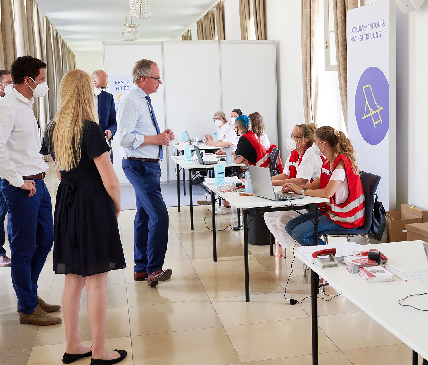 Stephan Pernkopf im Impfzentrum in Laxenburg