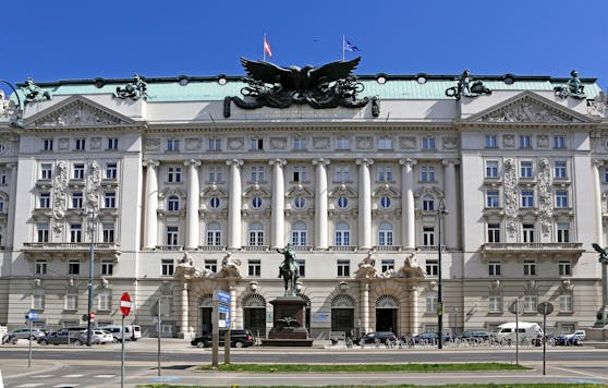Das Sozial- und Wirtschaftsministerium am Stubenring 1 - im gleichen Gebäude, mit unterschiedlichen Corona-Regeln.