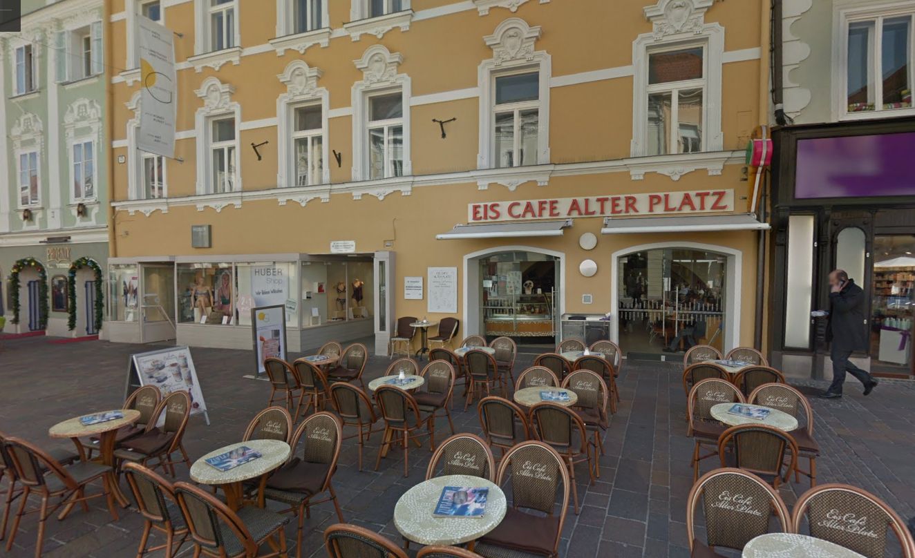 Zwei Mitarbeiter des "Eis Cafe Alter Platz" wurden positiv auf das Coronavirus getestet.